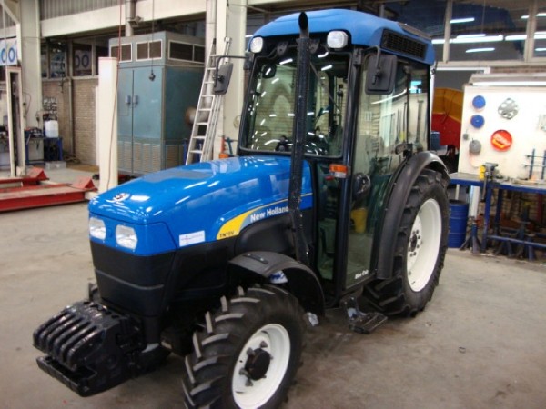 New Holland TN75V-A